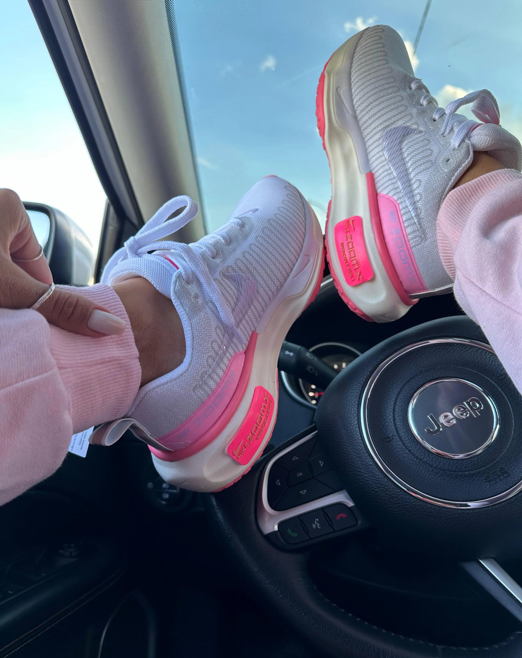 TĂȘnis Feminino NK ZoomX Invencible Run