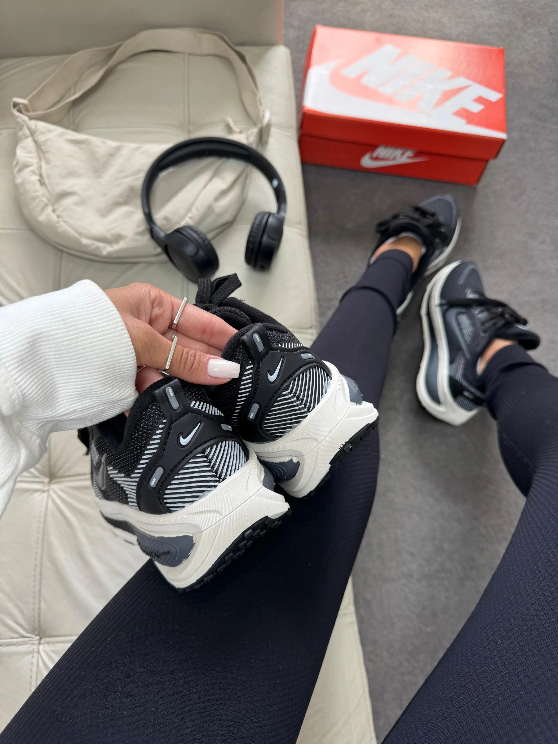 TĂȘnis Feminino NK Vomero 18