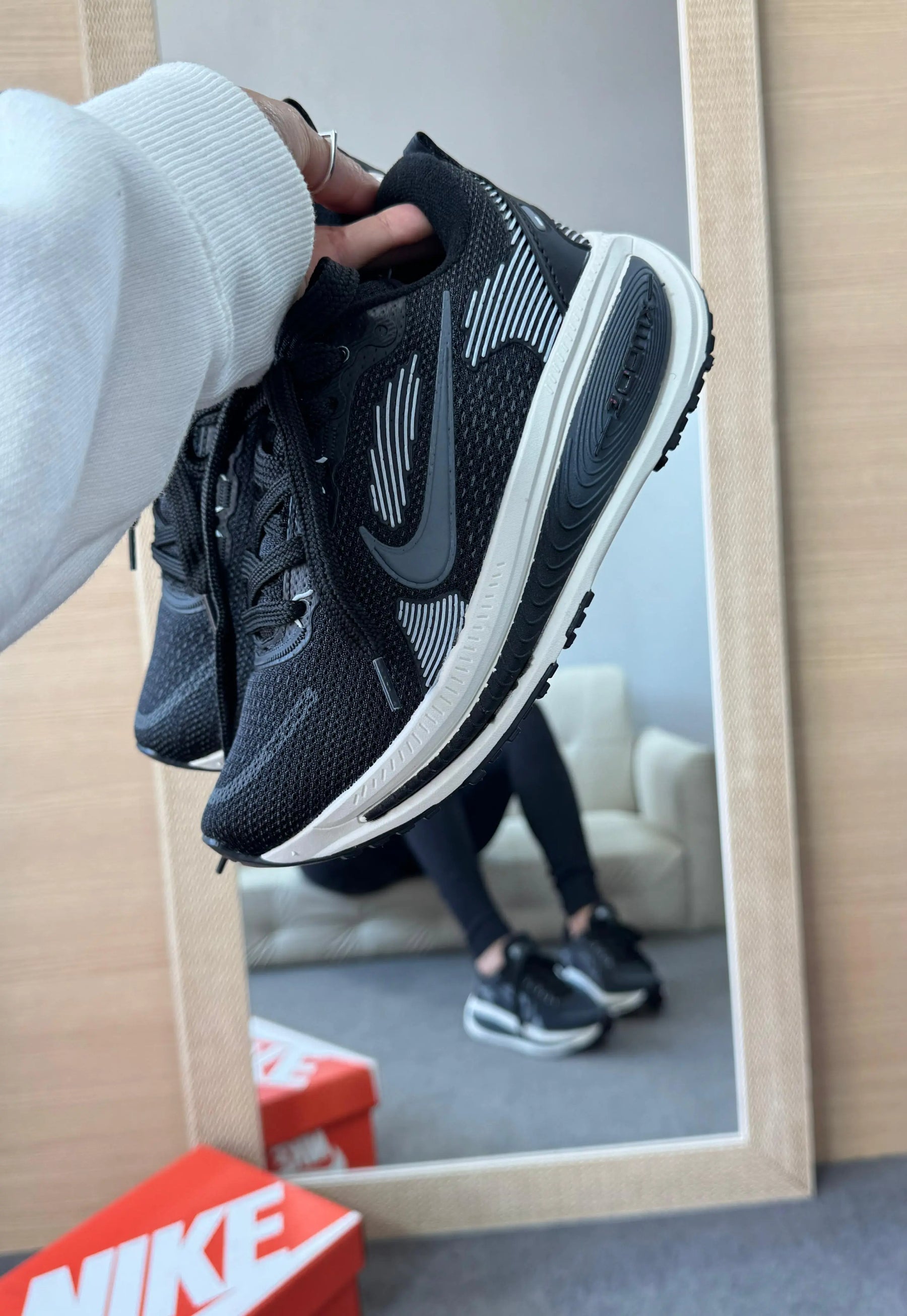 TĂȘnis Feminino NK Vomero 18