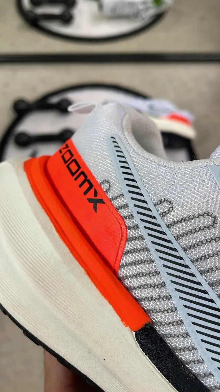 TĂȘnis Unissex NK ZoomX Invencible Run 3 PREMIUM