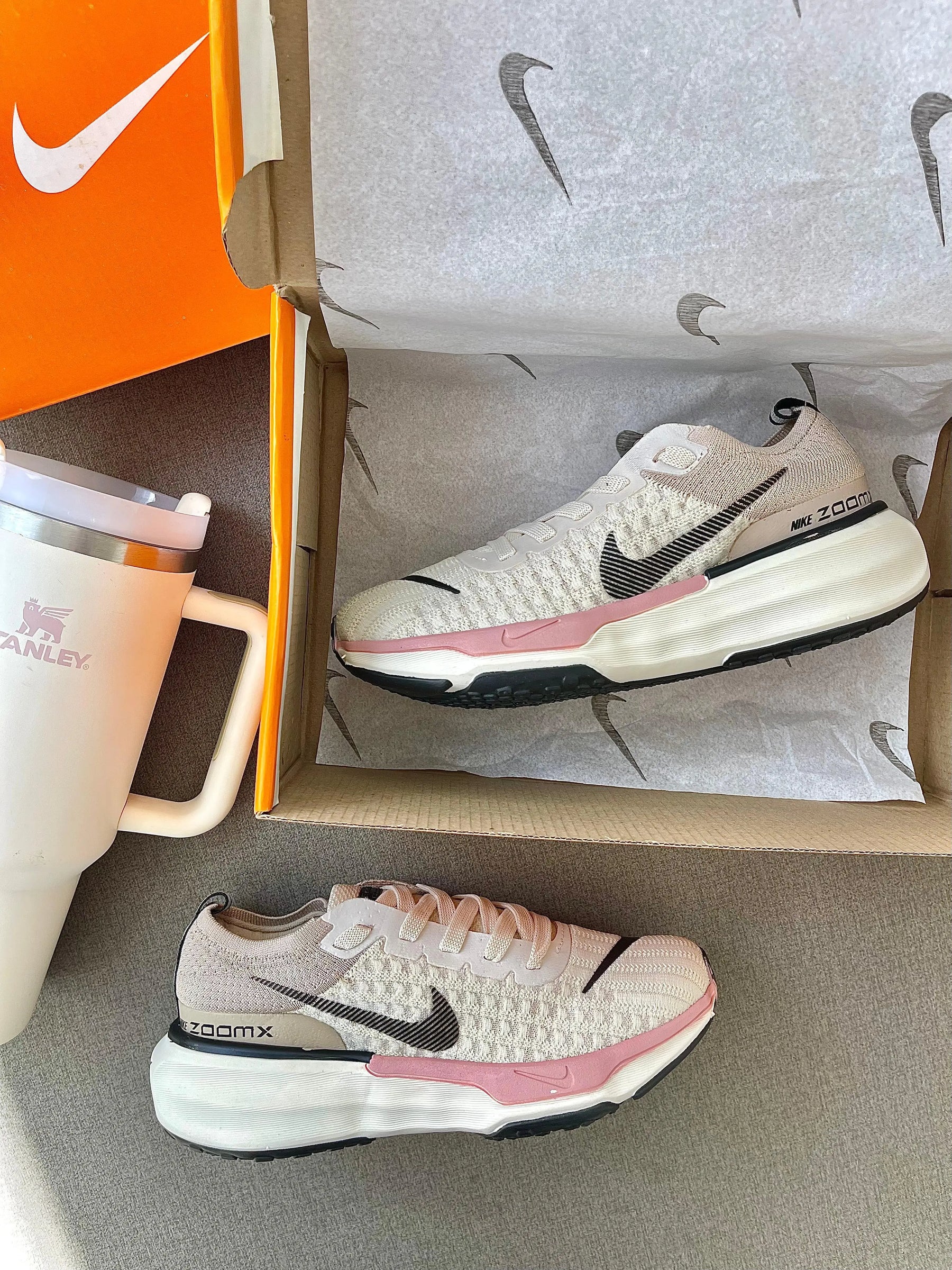 TĂȘnis Feminino NK ZoomX Invencible Run 3 PREMIUM