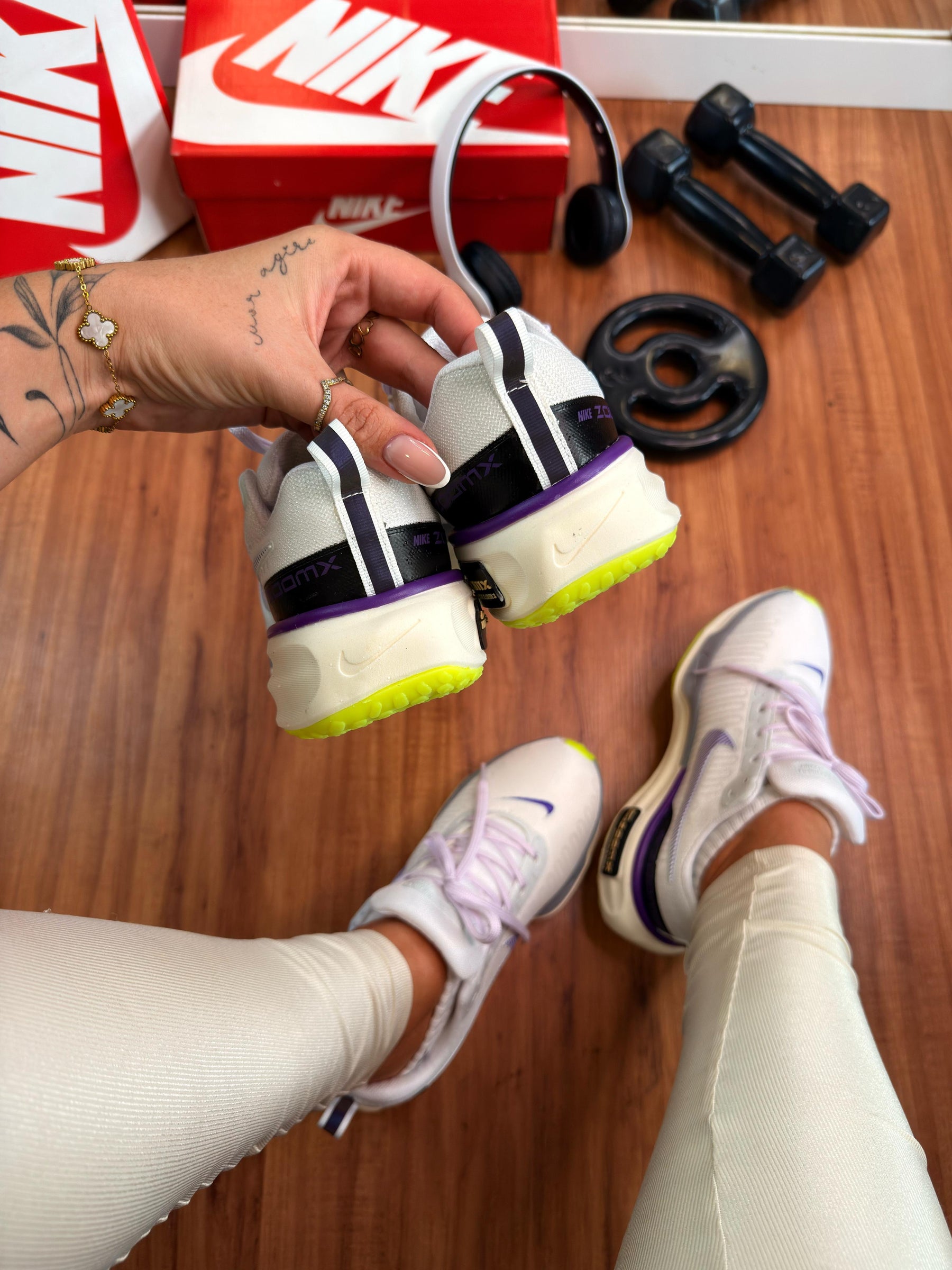 Tênis Feminino NK ZoomX Invencible Run