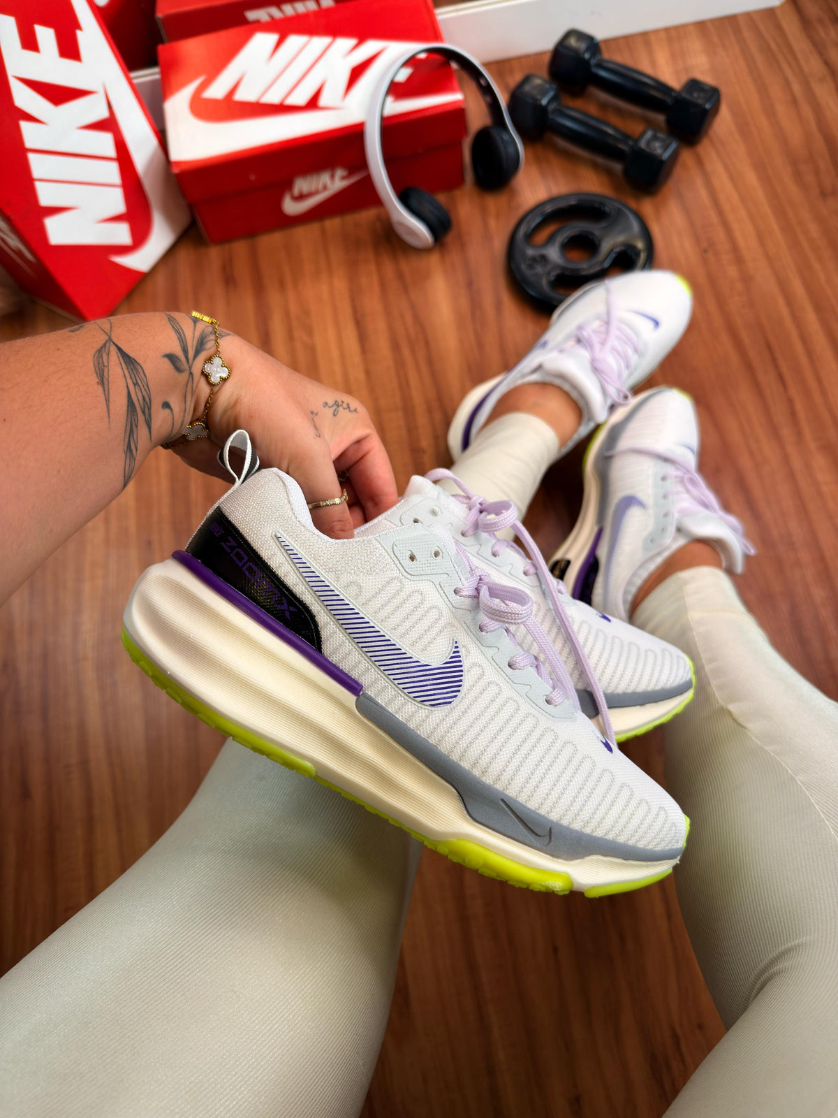Tênis Feminino NK ZoomX Invencible Run