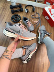 Tênis Feminino NK ZoomX Invencible Run