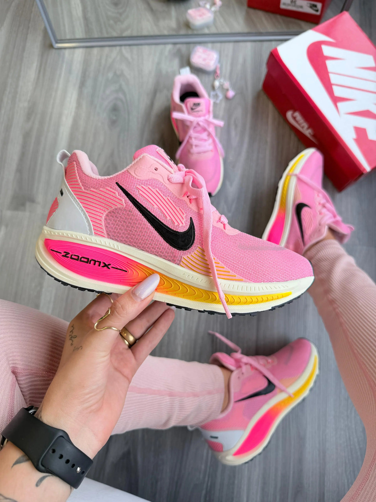Tênis Feminino NK Vomero 18