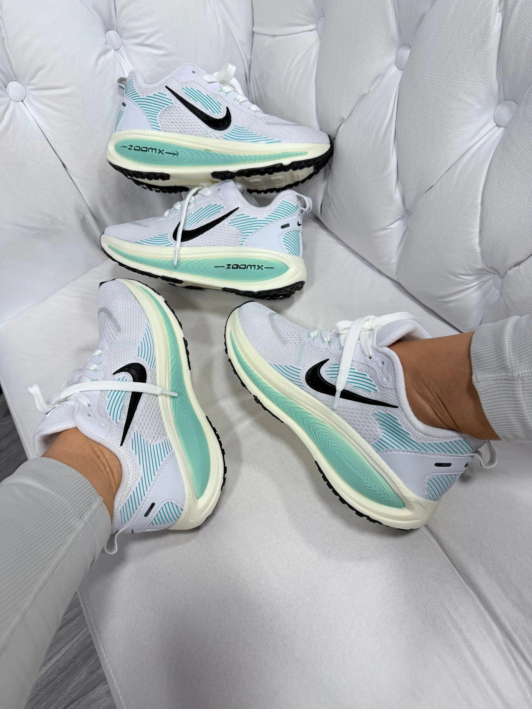 Tênis Feminino NK Vomero 18
