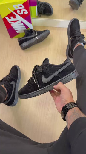 Tênis Unissex NK SB Dunk Masculino Preto