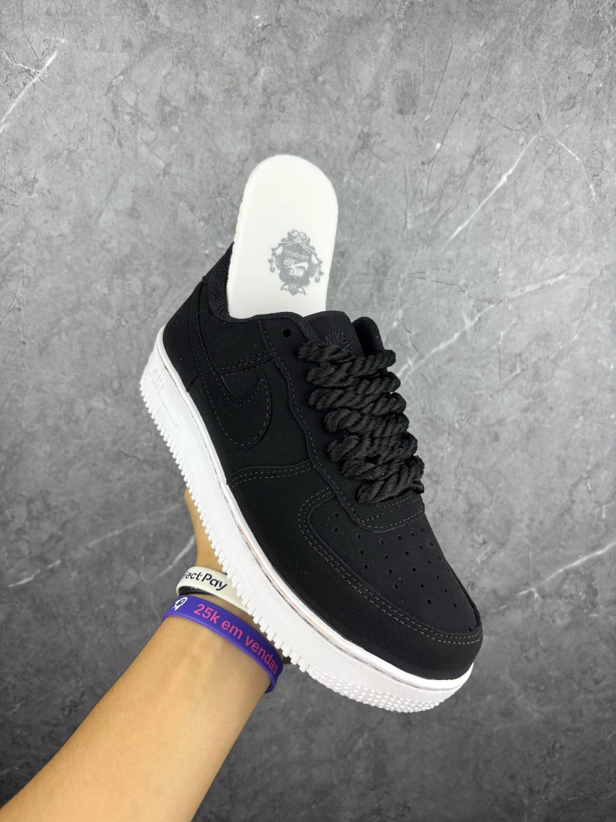 tenis-unissex-air-force-black-cordinha-runera