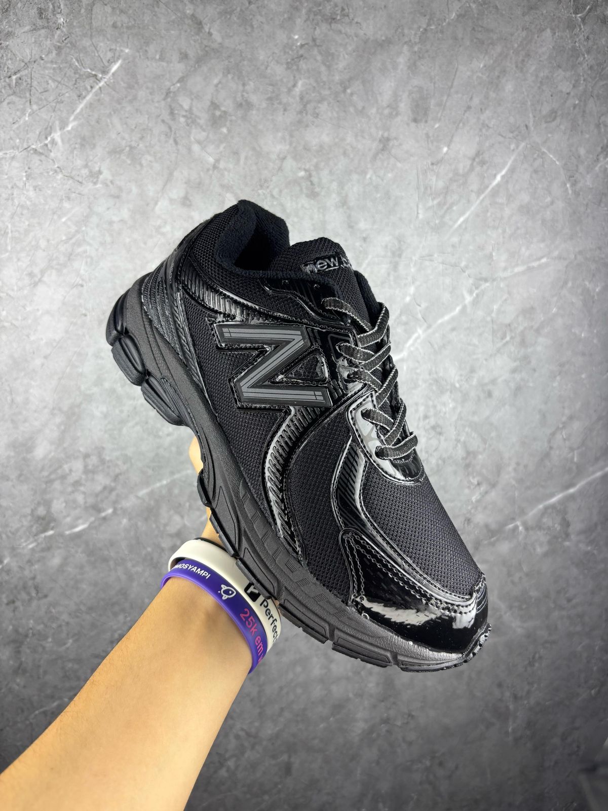 tenis-unissex-new-balance-860-runera