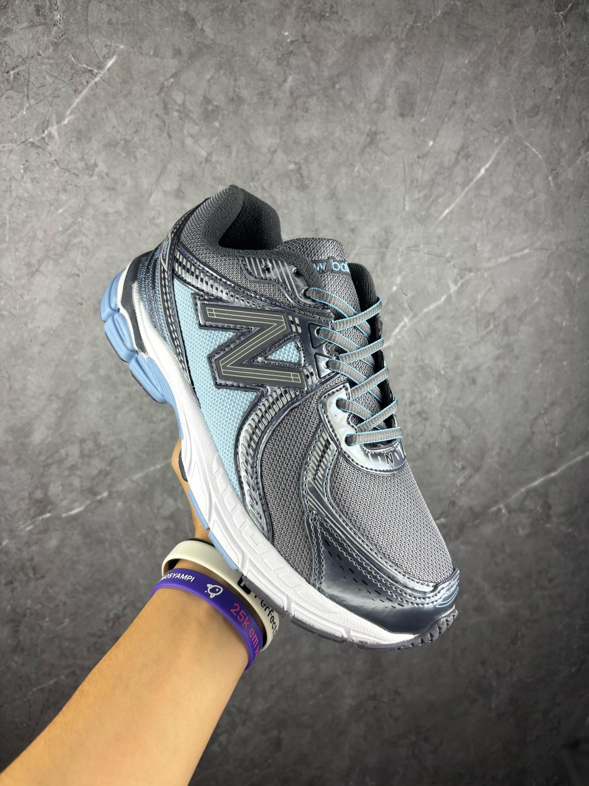 tenis-unissex-new-balance-860-runera